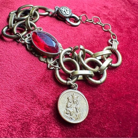 Etruscan Couture Bracelet Matte Antique Gold Tone “St. Anne de Beaupre” Charm - Picture 4 of 15